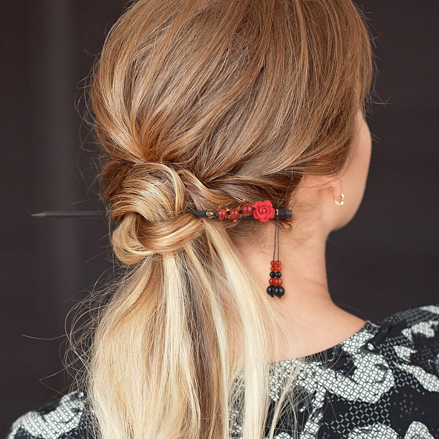 Waydress 4 Pcs Retro Geisha Red Wooden Hairpins Japanese Hair Stick Asian Hair Chopsticks Handmade Flower Tassel Hair Accessories with Tassel for Women Girl Long Hair (Classic Style)