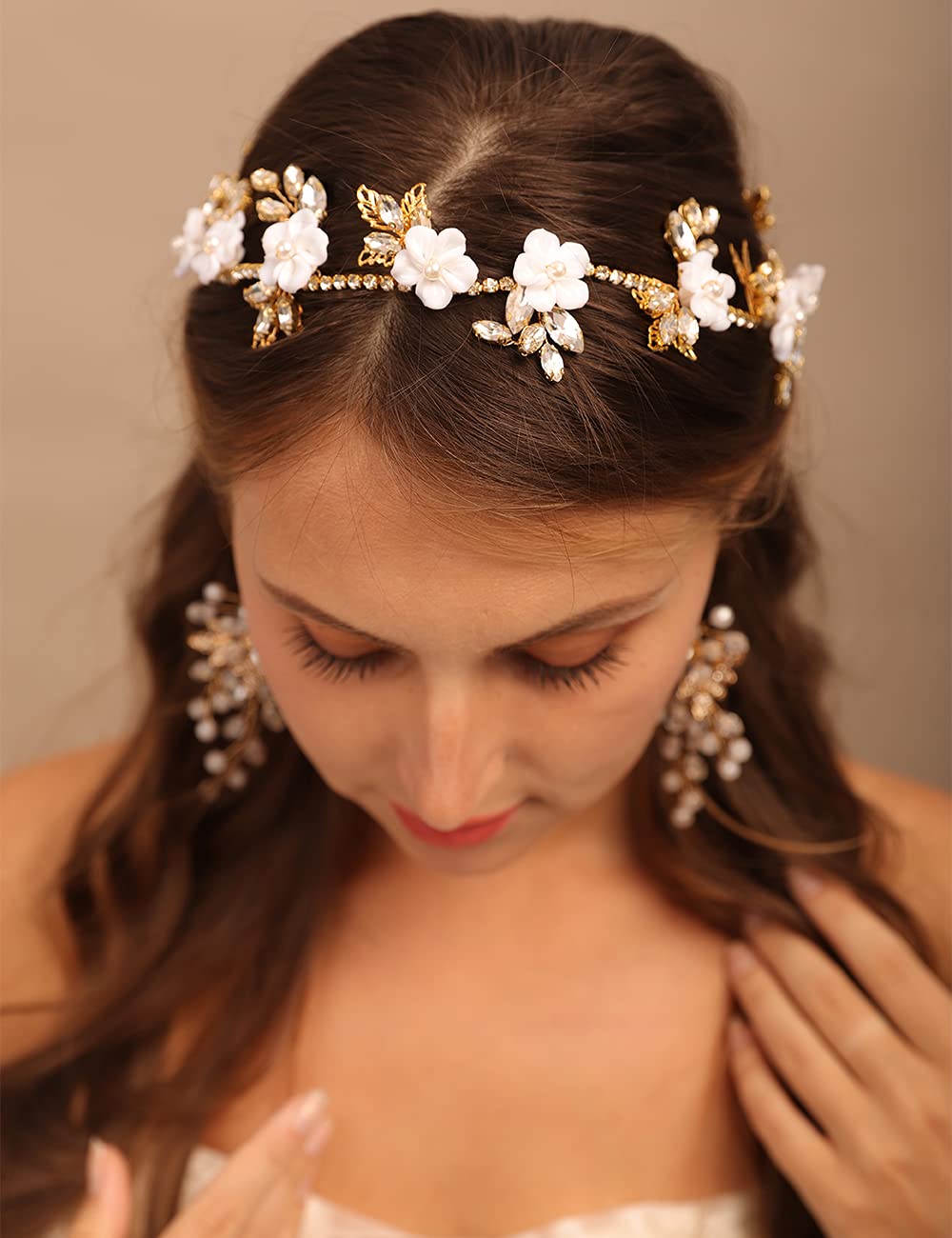 YERTTER Bridal White Flower Leaf Crystal Headband Wedding Crystal Floral Headband Pearl Hair Band Crystal Vine Rhinestone Headband Wedding Head Pieces for Women Bride Bridesmaid Flower Girl Prom Birthday Party (Style 2)