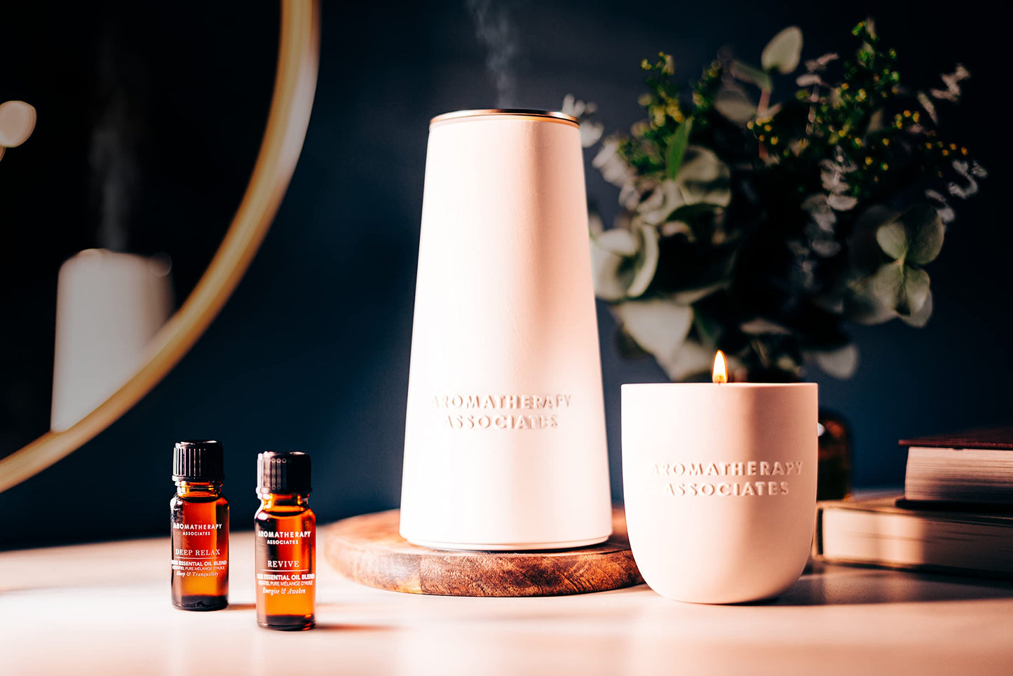 Aromatherapy Associates Rose Candle. Hand Poured Vegan Wax to Enrich and Uplift. Crafted with Damask Rose and Geranium Essential Oils. 40 Hour Burn Time (7.05 oz)