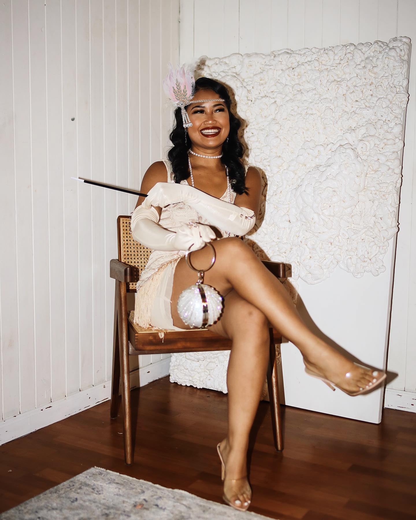 VENOFEN 1920s Flapper Headpiece Pink Feather Gatsby Headband Great Gatsby Headpiece Roaring 20s Feather Headpiece Pearl Tassel 20s Accessories for Women and Girls